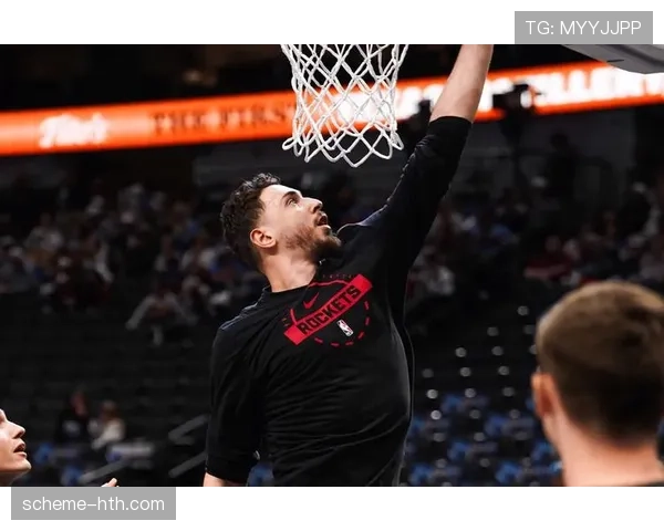 萨博尼斯挡拆传球为后卫拉开空间 助攻效率超越上赛季